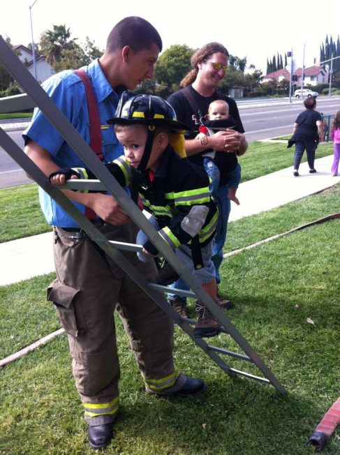 61437_4633377754491_850900306_n